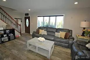 18 Pinetree Dr, Sayreville, NJ 08859 - Photo 8