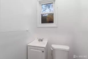 21 Leslie St, Newark, NJ 07108 - Photo 12