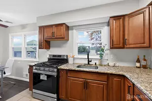 46 Melbourne Ct, Woodbridge Township, NJ 07095 - Photo 8