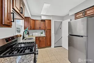 46 Melbourne Ct, Woodbridge Township, NJ 07095 - Photo 10
