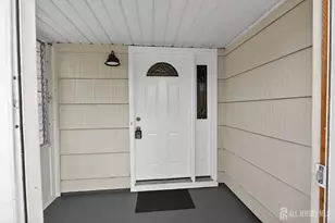 46 Melbourne Ct, Woodbridge Township, NJ 07095 - Photo 4