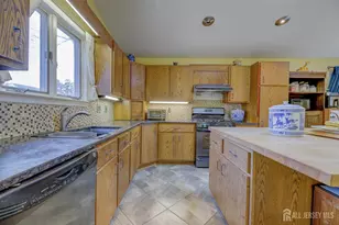 240 New York Ave, New Brunswick, NJ 08901 - Photo 10