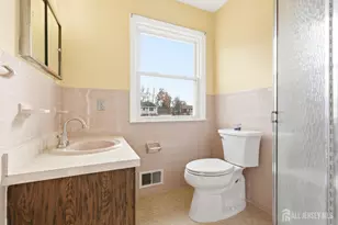 7 Oberlin Ct, Edison, NJ 08820 - Photo 22