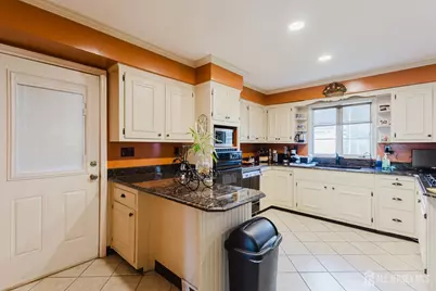 11 Edgeworth Place, New Brunswick, NJ 08901 - Photo 6