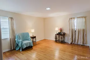 11 Edgeworth Pl, New Brunswick, NJ 08901 - Photo 18