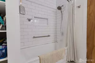 11 Edgeworth Pl, New Brunswick, NJ 08901 - Photo 16