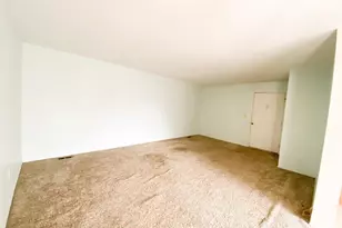 33 Foxhall St, Middlesex, NJ 08846 - Photo 8