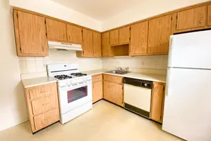 33 Foxhall St, Middlesex, NJ 08846 - Photo 2