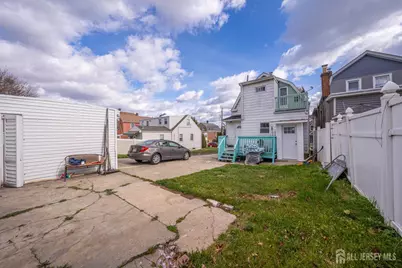 685 Raritan Avenue, Perth Amboy, NJ 08861 - Photo 8