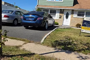 36 E Laurel St, Carteret, NJ 07008 - Photo 2