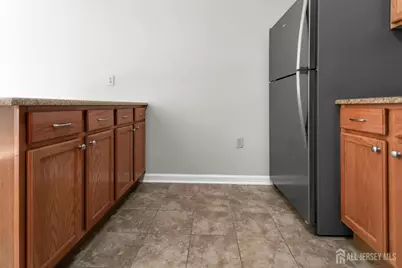 325 Regency Place, Middlesex, NJ 07095 - Photo 16