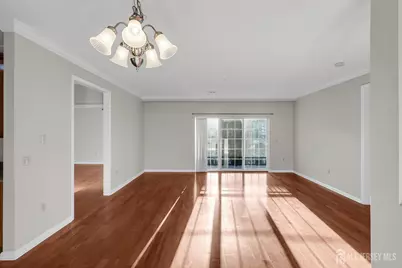 325 Regency Place, Middlesex, NJ 07095 - Photo 12