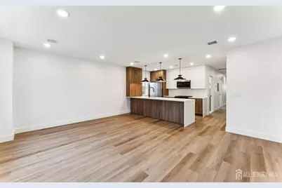 84 Hollywood Avenue, East Orange, NJ 07018 - Photo 2