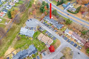 28 Cosgrove Ct, East Brunswick Township, NJ 08816 - Photo 4