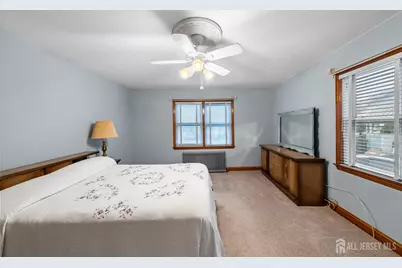 23 W Grochowiak Street, South River, NJ 08882 - Photo 22