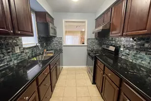 94 Brewster Cir, Old Bridge Township, NJ 08857 - Photo 4