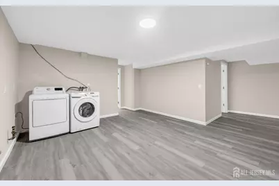 116 S 8th Avenue S, Highland Park, NJ 08904 - Photo 32