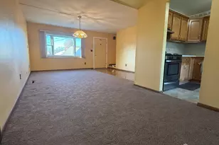 10 Woodlawn Cir, Old Bridge Township, NJ 07735 - Photo 4