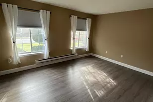 572 Nutley Dr, Monroe Township, NJ 08831 - Photo 4