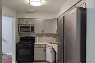 310 Michaels Ct, Woodbridge Township, NJ 07095 - Photo 10