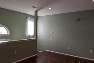 310 Michaels Ct, Woodbridge Township, NJ 07095 - Photo 6