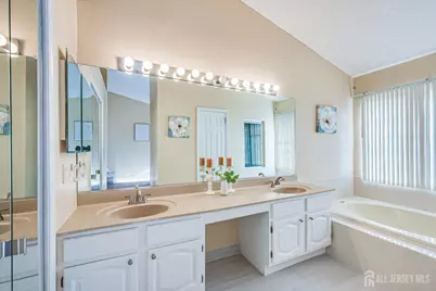 52 Springwood Court, South Brunswick Township, NJ 08540 - Photo 22