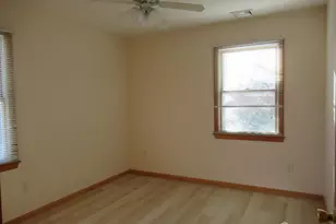 38 Eisenhower Dr, Sayreville, NJ 08872 - Photo 10