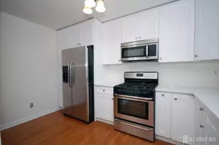 1 Wellington Ct, Sayreville, NJ 08872 - Photo 10