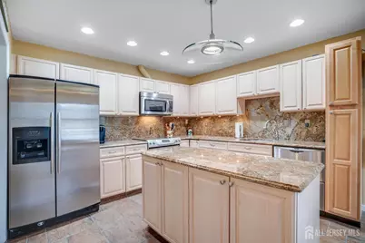 11 Bedfordshire Drive, Monroe Township, NJ 08831 - Photo 10