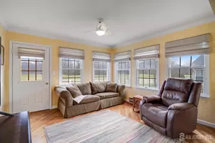 11 Bedfordshire Dr, Monroe Township, NJ 08831 - Photo 4