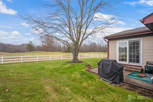 11 Bedfordshire Dr, Monroe Township, NJ 08831 - Photo 32