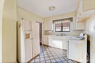 1809 W 4th St, Piscataway Township, NJ 08854 - Photo 6