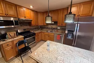 9 Gardenia Ct Ct, Sayreville, NJ 08872 - Photo 2