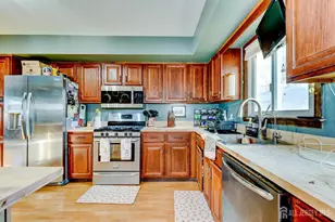 88 Stratton St S, Piscataway Township, NJ 08854 - Photo 6