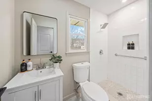 7 Weiss Dr, Middlesex, NJ 08846 - Photo 18