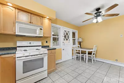 299 Howard Street, New Brunswick, NJ 08901 - Photo 10