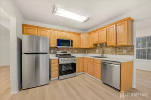 606 Cypress Ln, East Brunswick Township, NJ 08816 - Photo 8