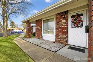 205 Newport Rd, Monroe Township, NJ 08831 - Photo 4