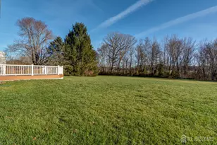 42 Bradford Ln, Plainsboro Township, NJ 08536 - Photo 4