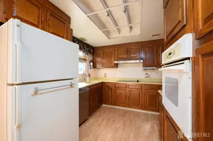 267 Milford Ln, Monroe Township, NJ 08831 - Photo 20