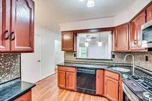 6 Tulip Ct, Edison, NJ 08820 - Photo 18