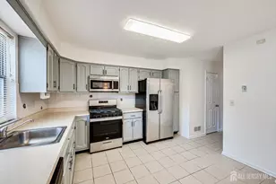 404 Maplecrest Rd, Edison, NJ 08820 - Photo 12