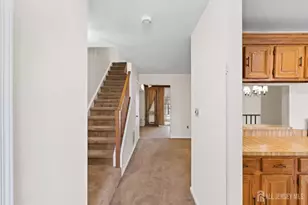 284 Constitution Cir, North Brunswick Township, NJ 08902 - Photo 2