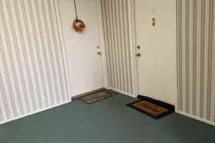 401 Sharon Garden Ct, Woodbridge Township, NJ 07095 - Photo 2