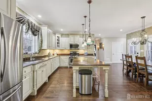 1 Majestic Woods Dr, Monroe Township, NJ 08831 - Photo 10