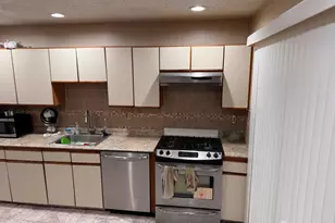 40 Linda Ln, Edison, NJ 08820 - Photo 4