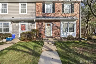 339 Constitution Cir, North Brunswick Township, NJ 08902 - Photo 32