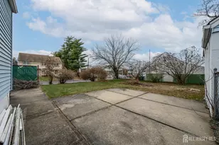1 Ovington Ave, Edison, NJ 08817 - Photo 34