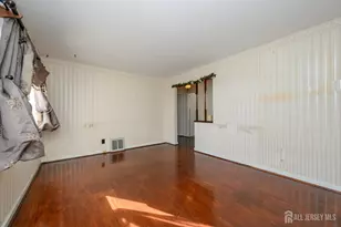 1 Ovington Ave, Edison, NJ 08817 - Photo 4