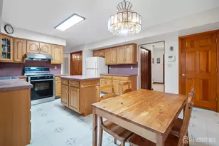 17 Brookside Ct, East Brunswick Township, NJ 08816 - Photo 8